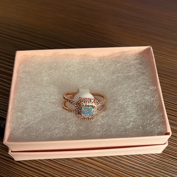 Amazing lab grown grey mist opal ring on rose gold plating! - Picture 5 of 6